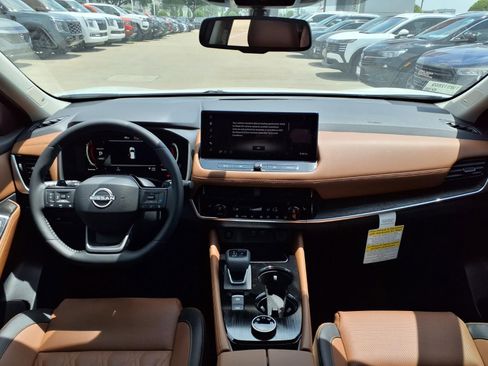 New 2026 Nissan Rogue Platinum AWD/4WD image 13