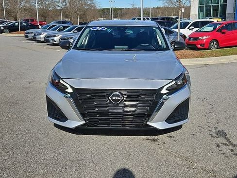 Used 2024 Nissan Altima 2.5 SV image 3