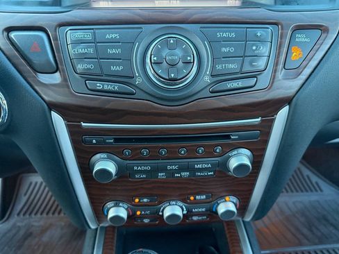 Used 2017 Nissan Pathfinder SL FWD image 31