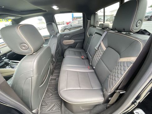 Used 2023 GMC Canyon Denali w/ Denali Black Edition AWD/4WD image 23