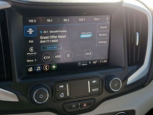 Used 2024 GMC Terrain SLT image 16