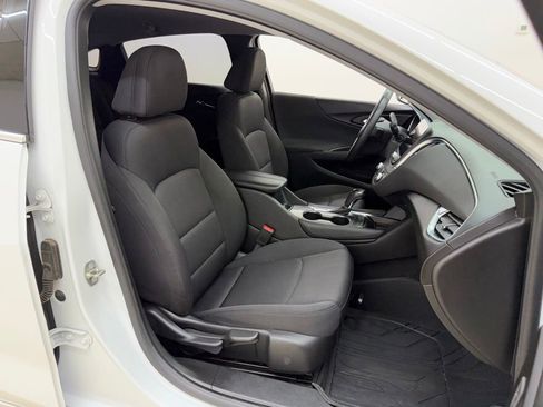 Used 2018 Chevrolet Malibu LT FWD image 10