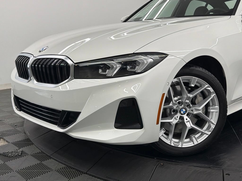 Used 2025 BMW 330i Sedan w/ Parking Assistance Package RWD image 4