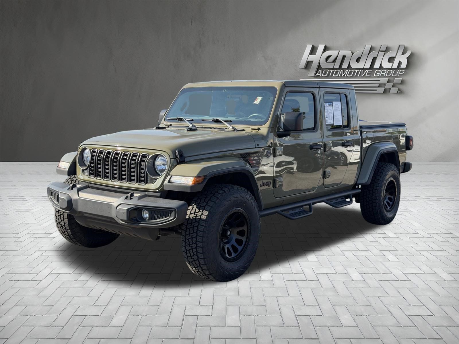 Used 2025 Jeep Gladiator Sport AWD/4WD image 5