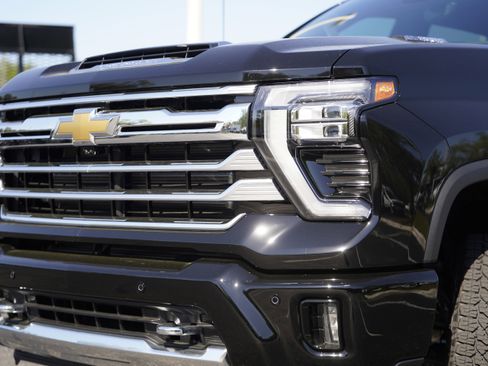 New 2026 Chevrolet Silverado 2500 High Country w/ High Country Premium Package AWD/4WD image 39