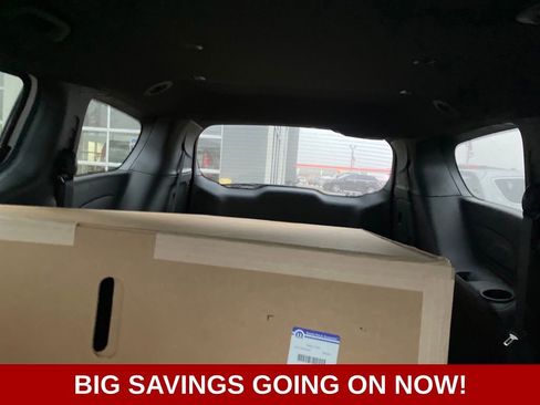 New 2026 Chrysler Pacifica Select image 20