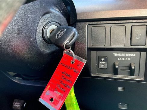 Used 2021 Toyota Tundra SR5 image 13