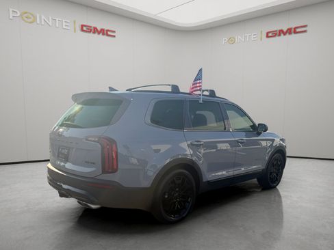 Used 2021 Kia Telluride SX w/ SX Prestige Package AWD/4WD image 3