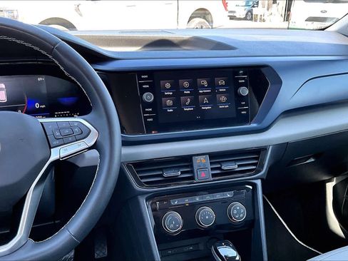 Used 2023 Volkswagen Taos SE image 7