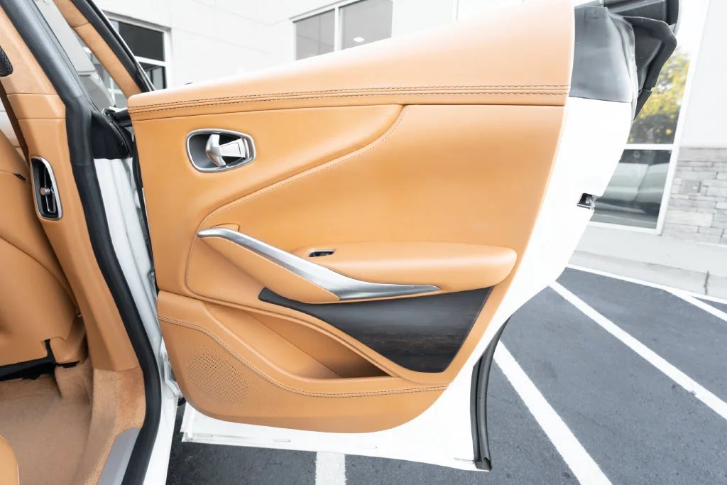 Used 2022 Aston Martin DBX AWD/4WD image 49