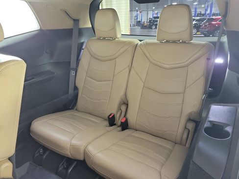 Used 2023 Cadillac XT6 Premium Luxury w/ Platinum Package AWD/4WD image 12