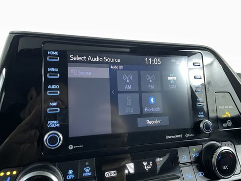 Used 2020 Toyota Highlander XLE image 14