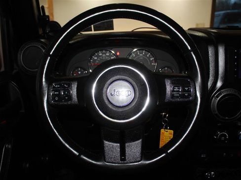 Used 2013 Jeep Wrangler Unlimited Sport w/ Connectivity Group image 15