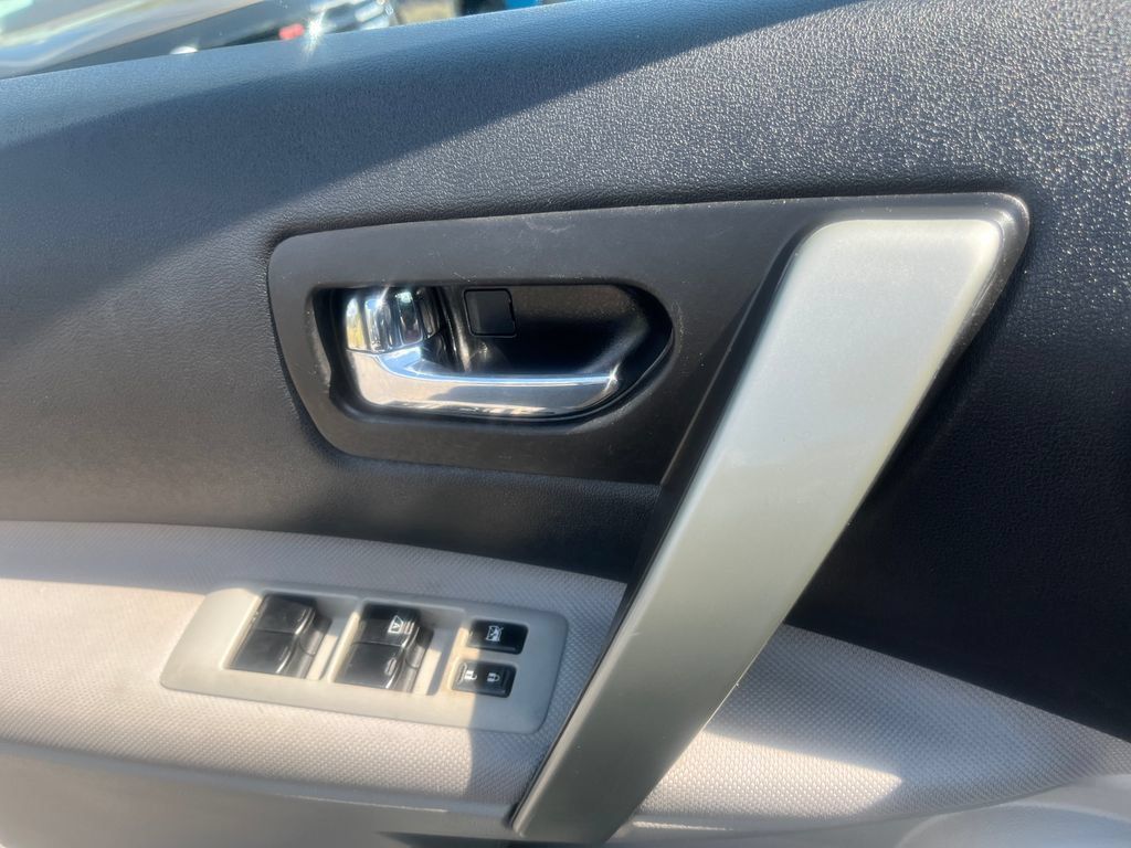 Used 2015 Nissan Rogue S w/ Convenience Package FWD image 12