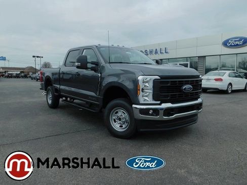 New 2026 Ford F250 4x4 Crew Cab Super Duty image 1