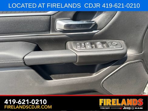 New 2026 RAM 1500 4x4 Crew Cab image 12