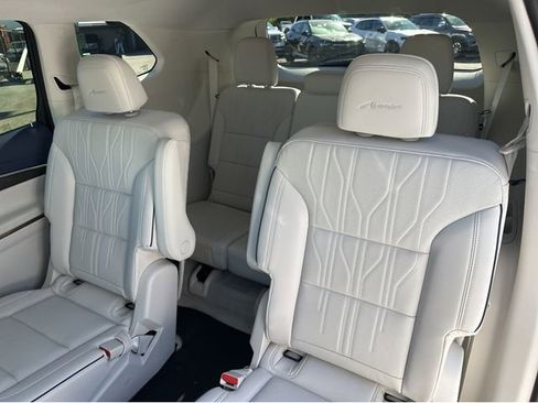 New 2026 Buick Enclave Avenir w/ Super Cruise Package AWD/4WD image 18