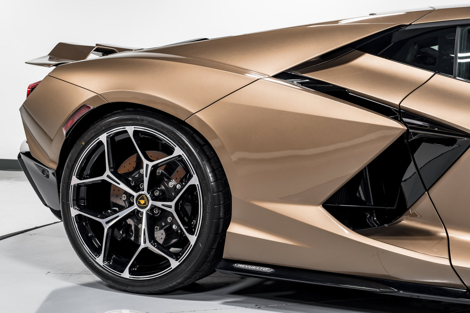 Used 2024 Lamborghini Revuelto AWD/4WD image 46