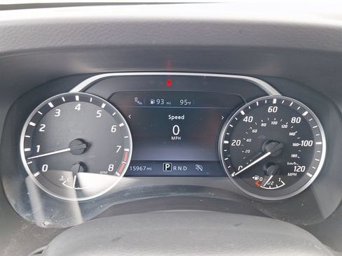 Used 2025 Nissan Frontier SV RWD image 15
