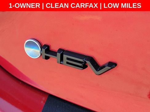 Used 2025 Toyota Camry SE FWD image 9