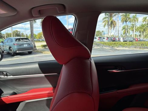 Used 2020 Toyota Camry XSE image 10