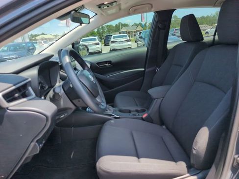 Used 2025 Toyota Corolla LE w/ Convenience Package FWD image 13