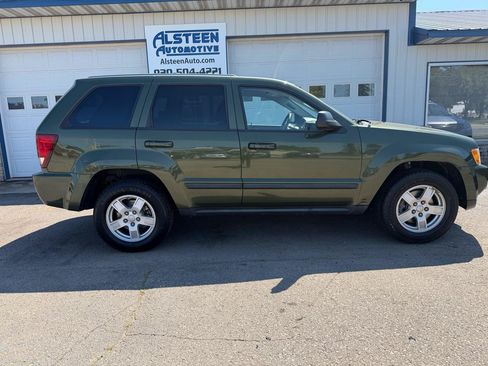 Used 2007 Jeep Grand Cherokee Laredo AWD/4WD image 2