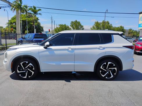 Used 2022 Mitsubishi Outlander SEL FWD image 2