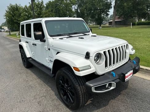 Used 2023 Jeep Wrangler Unlimited Sahara w/ Cold Weather Group AWD/4WD image 23