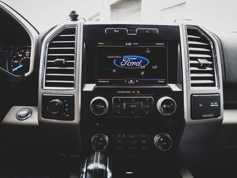 Used 2015 Ford F150 Lariat w/ Equipment Group 502A Luxury AWD/4WD image 5