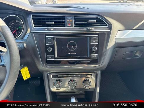 Used 2018 Volkswagen Tiguan S w/ 3rd Row Seat Package AWD/4WD image 16