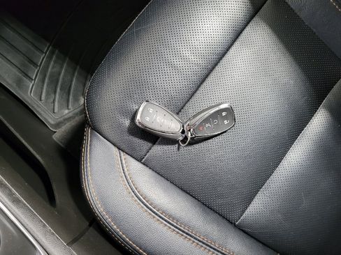 Used 2019 Chevrolet Traverse LT AWD/4WD image 32