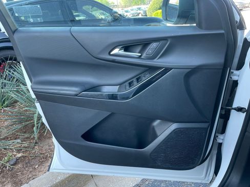 Used 2025 Chevrolet Equinox LT image 18