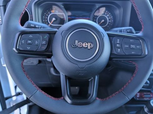 Used 2024 Jeep Wrangler Rubicon w/ Technology Group AWD/4WD image 15