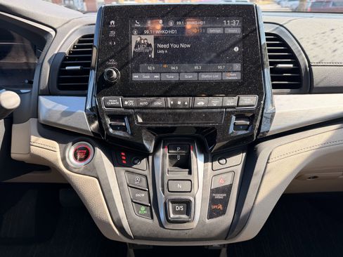 Used 2023 Honda Odyssey EX-L image 19