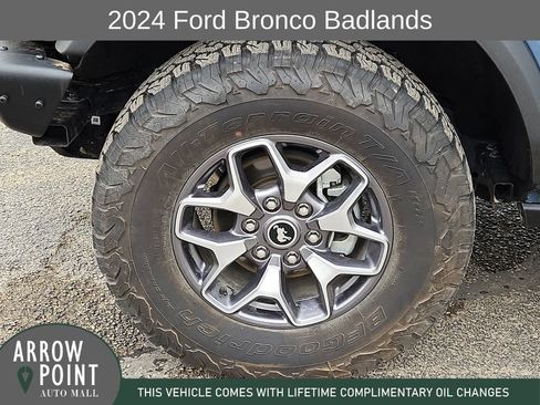 Used 2024 Ford Bronco Badlands AWD/4WD image 16