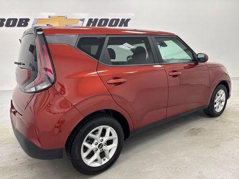 Used 2024 Kia Soul LX w/ Option Group 015 FWD image 5
