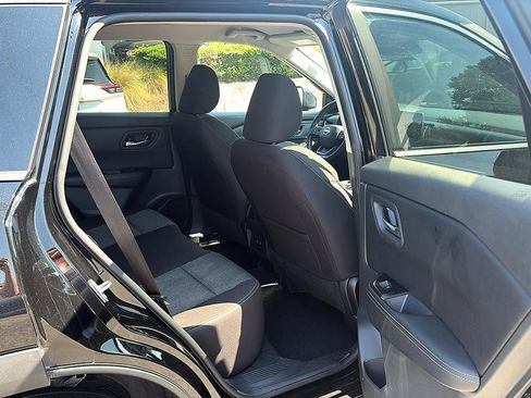 Certified 2025 Nissan Rogue SV AWD/4WD image 28