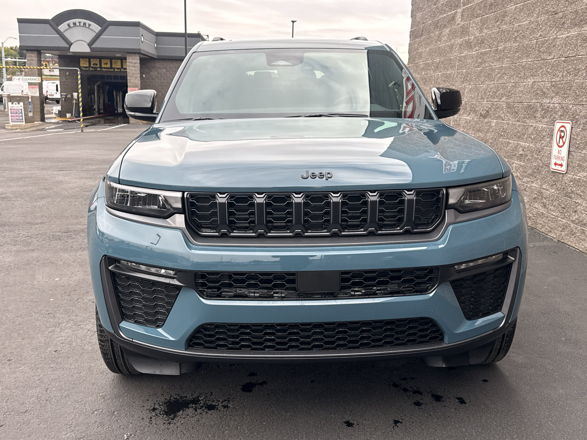 New 2027 Jeep Grand Cherokee L Limited AWD/4WD image 2