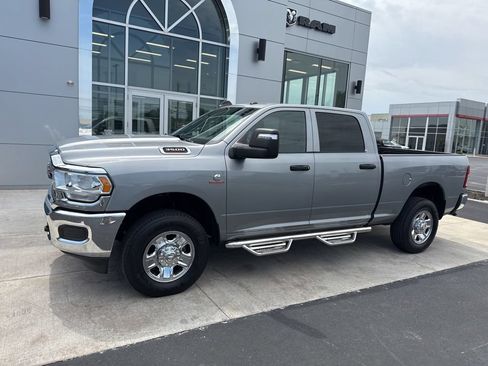Used 2024 RAM 3500 Tradesman w/ Chrome Appearance Group AWD/4WD image 3