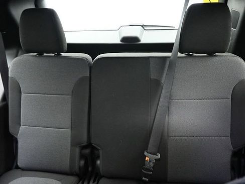 Used 2022 Chevrolet Traverse LT image 12