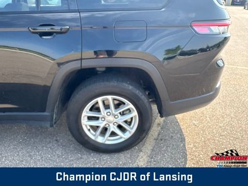 Used 2024 Jeep Grand Cherokee L Laredo w/ Luxury Tech Group I AWD/4WD image 35