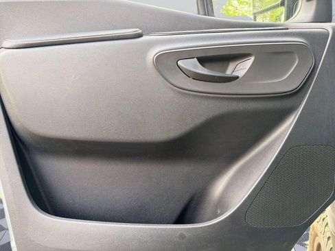 Used 2021 Mercedes-Benz Sprinter 2500 image 13