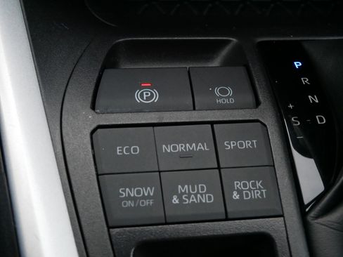 Certified 2025 Toyota RAV4 LE image 27