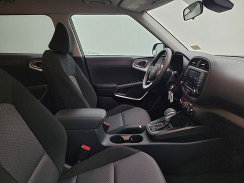 Used 2023 Kia Soul LX w/ LX Technology Package image 21