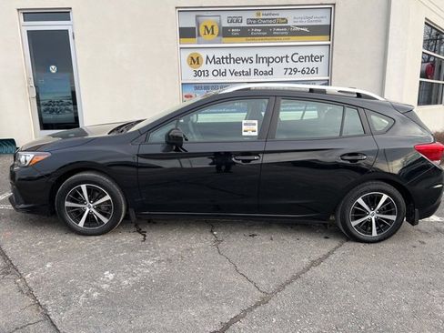 Used 2023 Subaru Impreza Premium image 2
