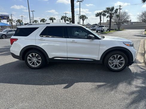 Used 2021 Ford Explorer Limited w/ Equipment Group 301A image 7