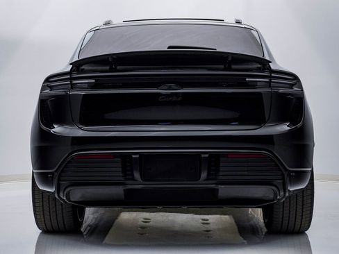 Certified 2025 Porsche Macan Turbo Electric image 10