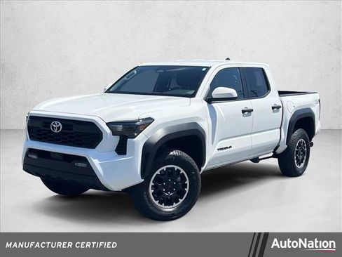Certified 2025 Toyota Tacoma TRD Off-Road AWD/4WD image 1