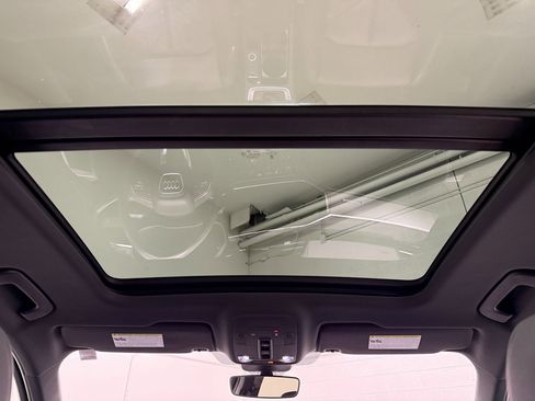 Used 2020 Audi Q3 2.0T Premium w/ Convenience Package image 39